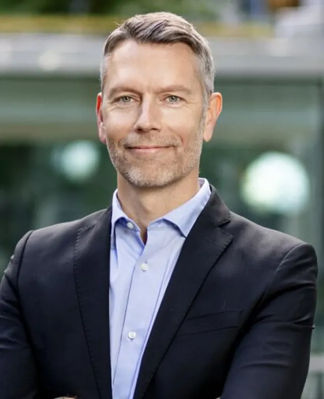 3 2 Philip Hayes 1 1024X512